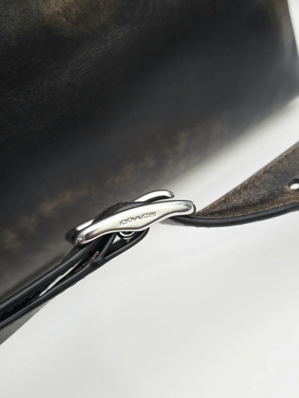 COACH SOFT EMPIRE CARRYALL BAG 28 IN LOVED LEATHER - Picture 14 of 14